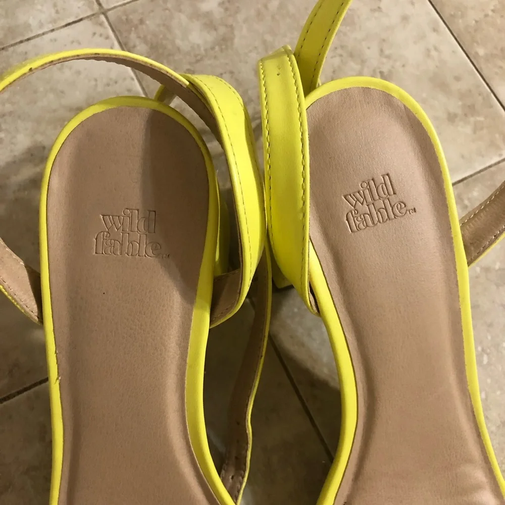 Neon yellow block heels - Picture 9 of 12